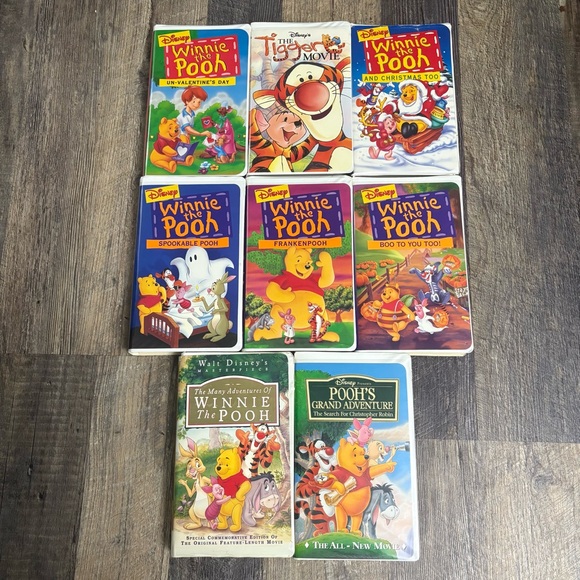 Disney’s VHS Winnie The Pooh plus one tiger lot of 8 - Picture 1 of 7